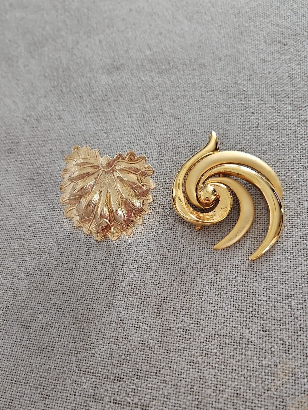 Gold Swirl Leaf Pin and Stylish Goldtone Fashion Scarf Ring Holder